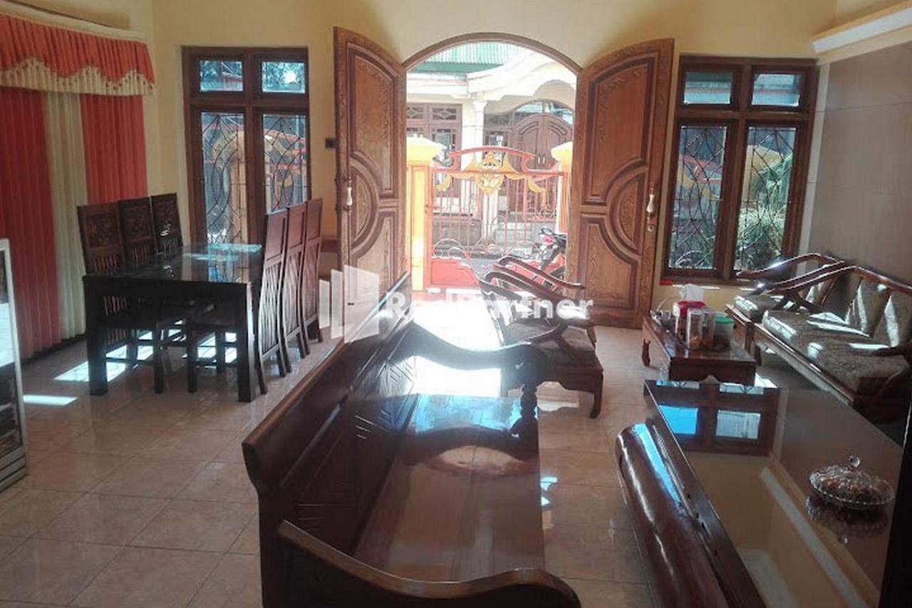 Bromo Indah Lestari Homestay Mitra Reddoorz ปาซูรูอัน ภายนอก รูปภาพ