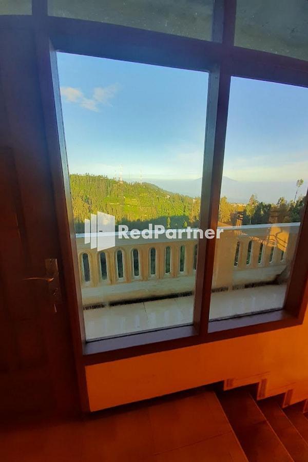 Bromo Indah Lestari Homestay Mitra Reddoorz ปาซูรูอัน ภายนอก รูปภาพ