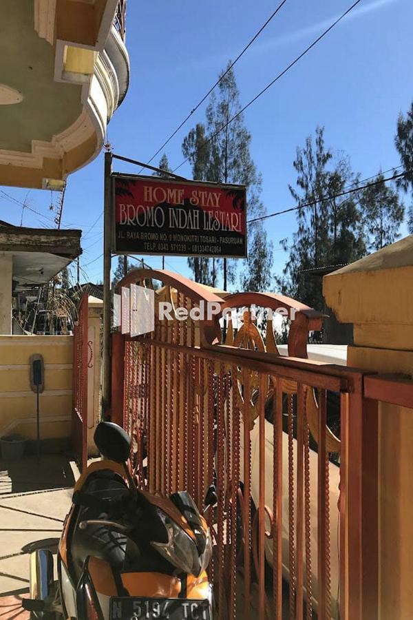 Bromo Indah Lestari Homestay Mitra Reddoorz ปาซูรูอัน ภายนอก รูปภาพ